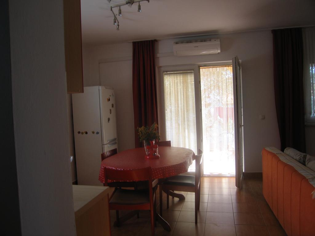Holiday Home Zeljana Kaprije Exterior photo